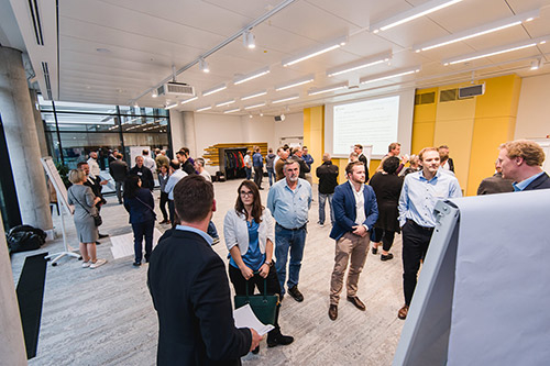 Foto: ©InLoox GmbH; Fotografin: Mica Zeitz; Jung und Wild design