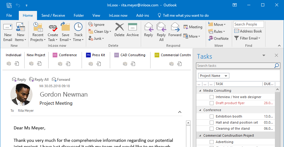 InLoox 10: The new One-Click-Feature allowx you to create a project task or document out of an email directly in the preview window in Outlook - with only one click