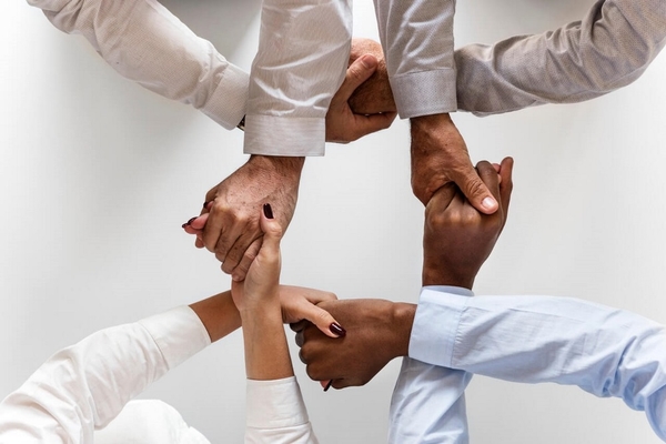 Intercultural collaboration and leadership - advantages, dangers and prevention