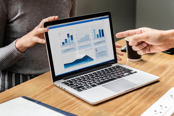 The Difference Between OKRs and KPIs